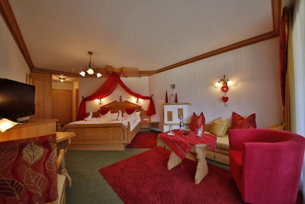 Romantik Resort & Spa Der Laterndl Hof Haldensee Oda fotoğraf