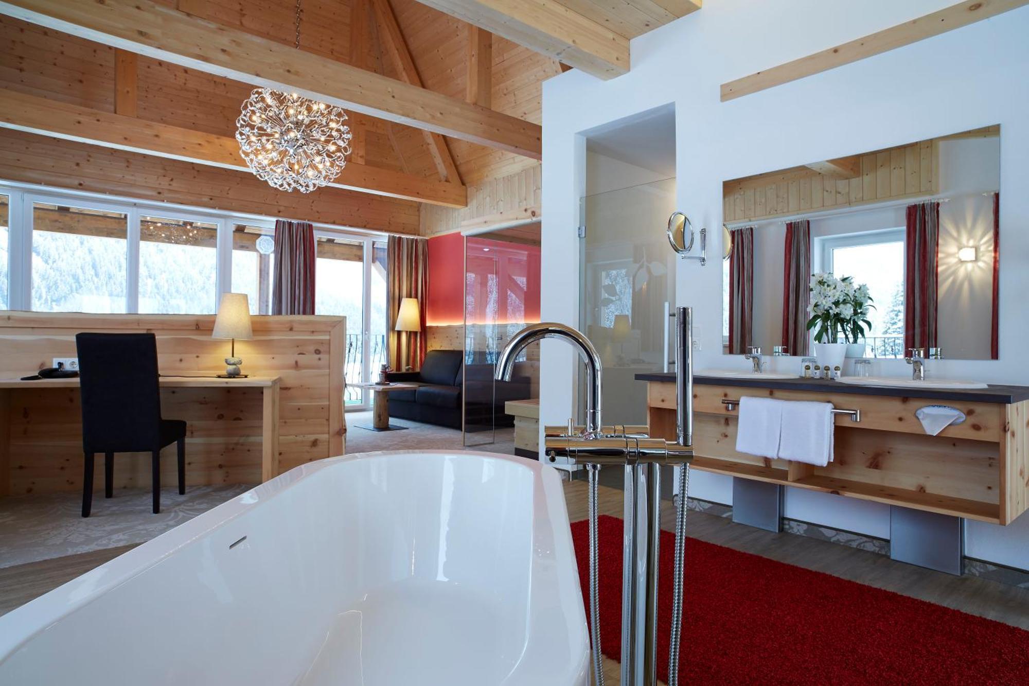 Romantik Resort & Spa Der Laterndl Hof Haldensee Dış mekan fotoğraf