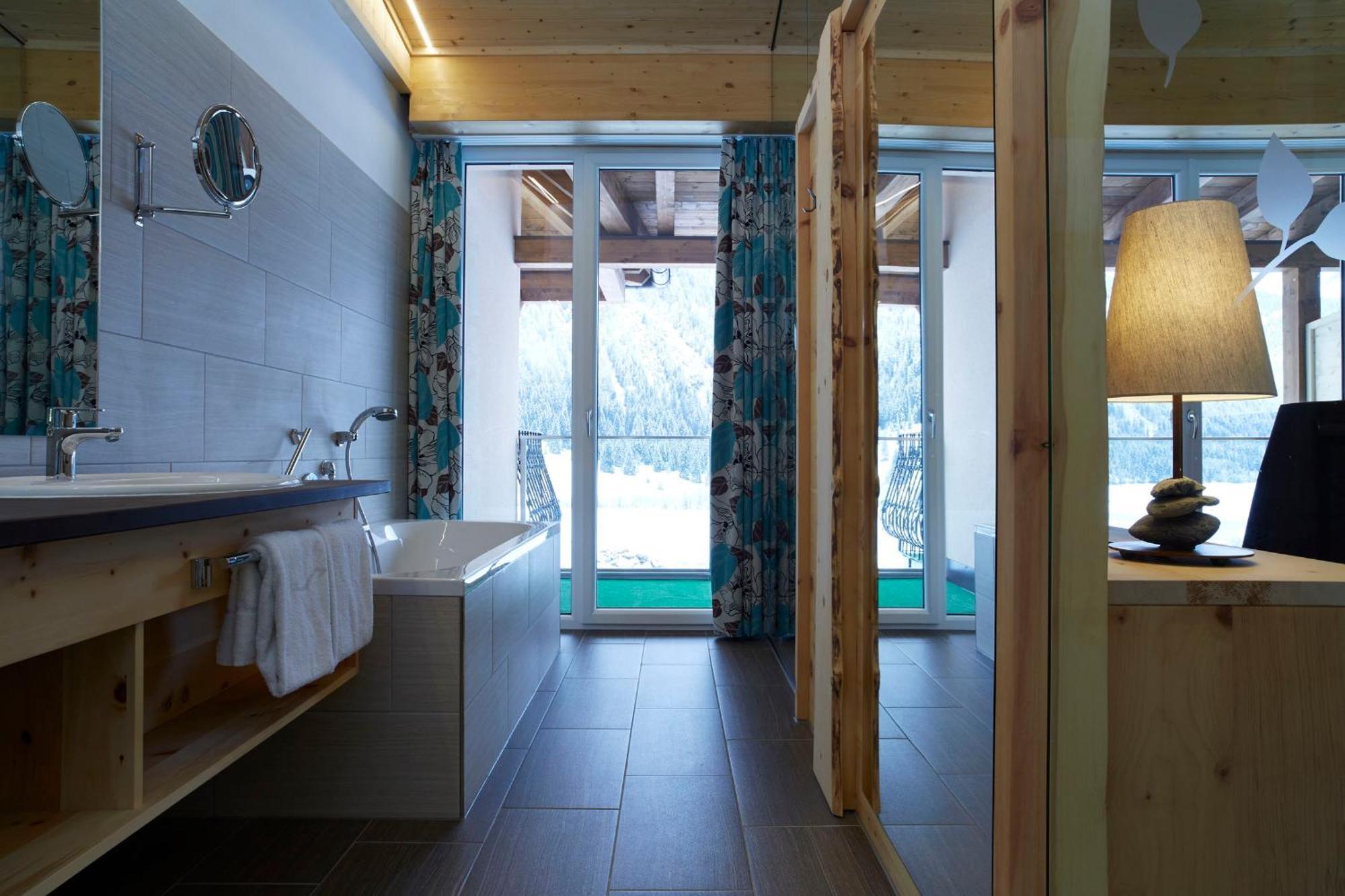 Romantik Resort & Spa Der Laterndl Hof Haldensee Dış mekan fotoğraf
