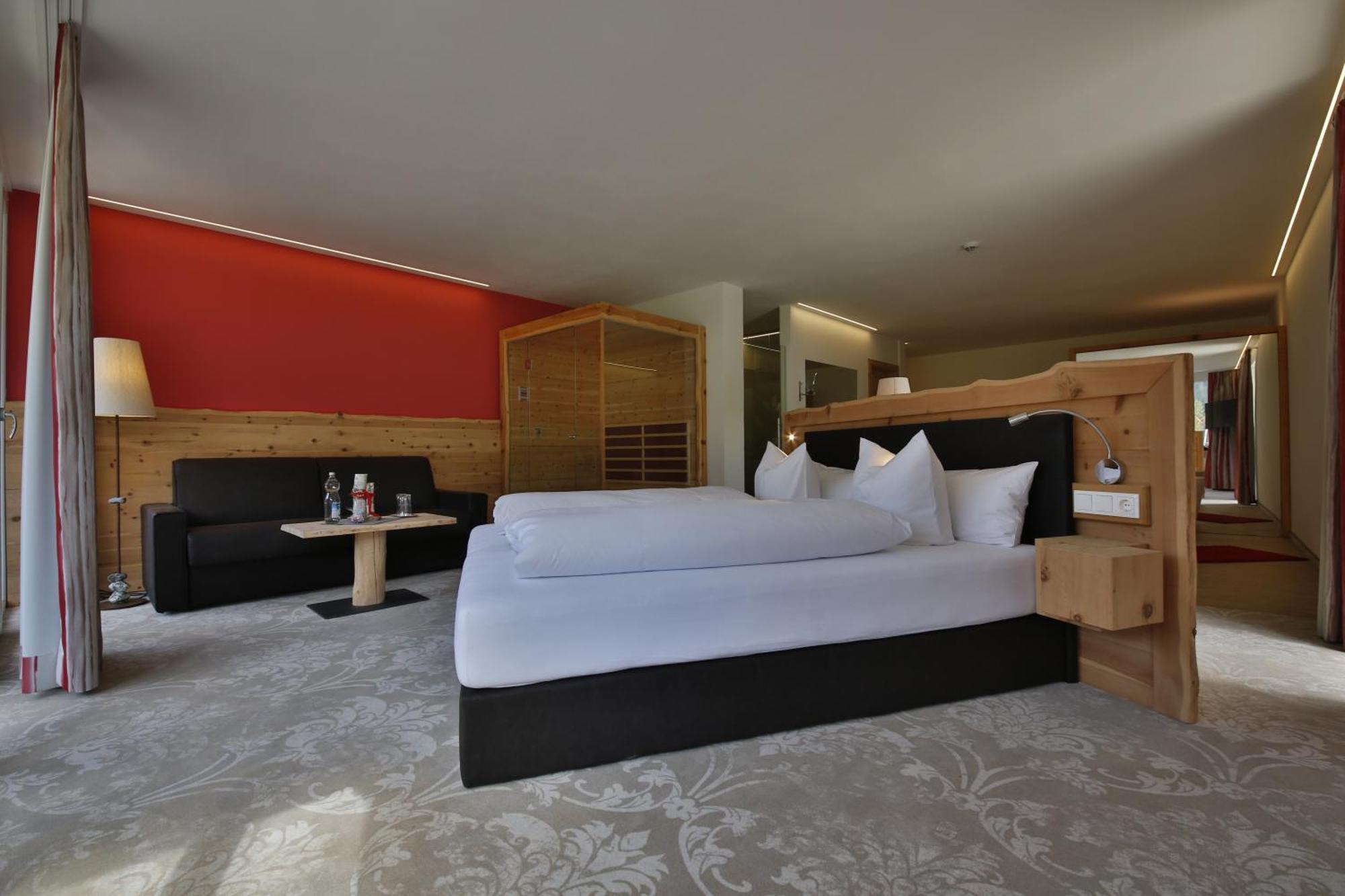 Romantik Resort & Spa Der Laterndl Hof Haldensee Oda fotoğraf